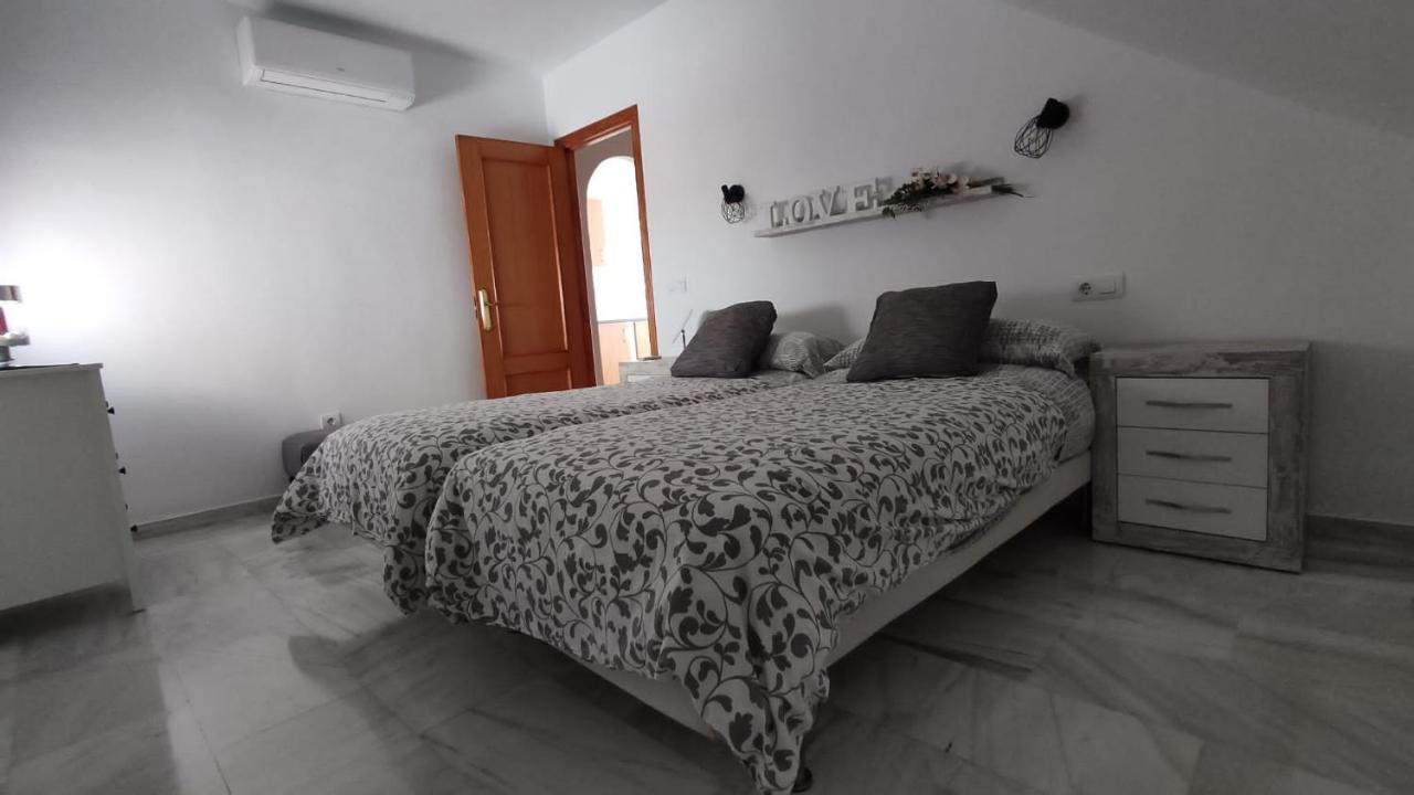 Apartamentos La Casa De Bebita Фуэнхирола Экстерьер фото